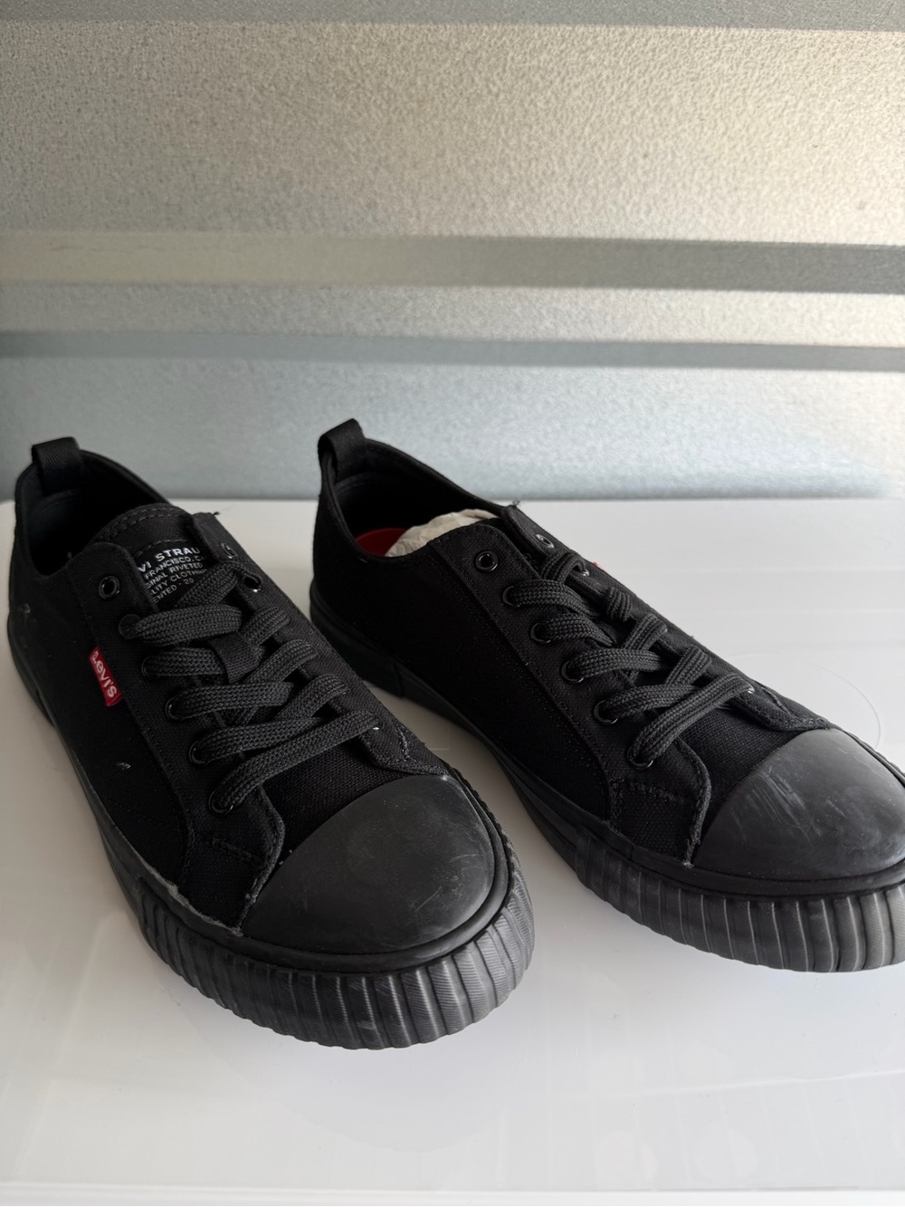 Levi's Black Low-Top Athletic Canvas Sneakers for Women